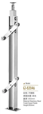 Moderna rotaia scala di vetro